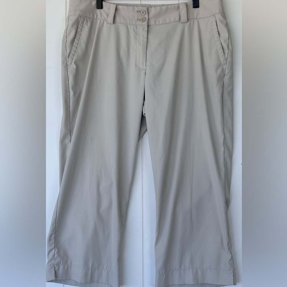 Nike Golf Women’s Tour Performance Capri Pants Tan Size 14